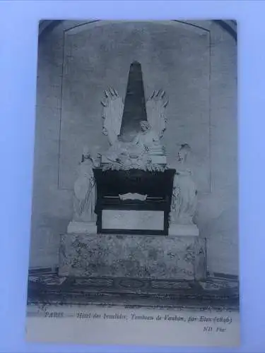 Paris Hotel de Invalides. 659.