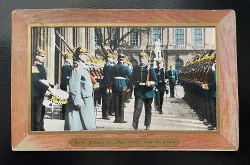 Berlin Ablösung Neue Wache u.d.Linden Soldat Uniform Pickelhaube Militär 410061