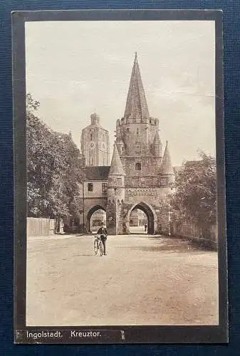 Ingolstadt Kreuztor Kirche Turm Stadt Radfahrer Bayern Deutschland 400425  F