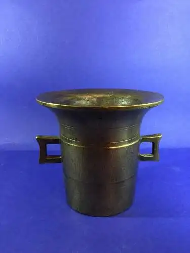 Mörser mit Pistill 13 cm hoch 18 Pistill 24.5 cm Jhdt. ?????