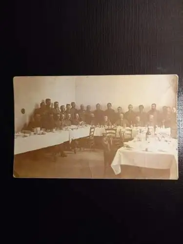 Tischrunde Soldaten  400327 gr