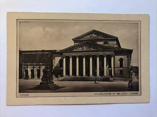 München Nationaltheater mit Max- Joseph I. Denkmal. 20250