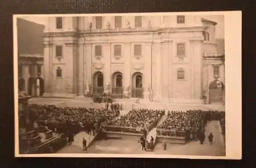 Jedermann Salzburg Vorm Dom Gr