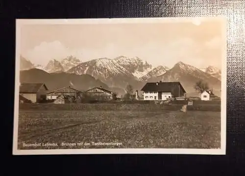 Ansichtskarte Tirol Bauernhof Lehrecke Brunnen mit den Tannheimerbergen 078 Ga B