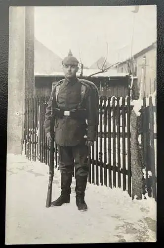 Porträt Soldat Uniform Gewehr Pickelhaube Helm Schnee Militär Krieg 402496 TH