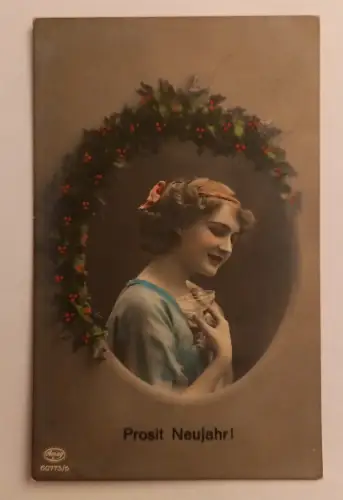 Künstlerkarte Prosit Neujahr Frau mit Glas 600606A gr D