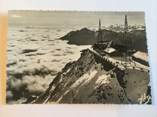 Les pyrénées. 600.