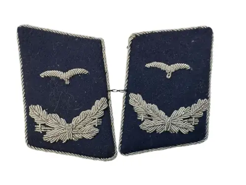 WWII Luftwaffe, Paar Kragenspiegel für einen Leutnant der Sanitätstruppe