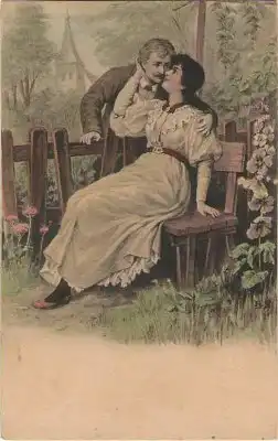 Liebespaar Mann küsst Frau auf Parkbank Blumen 1910