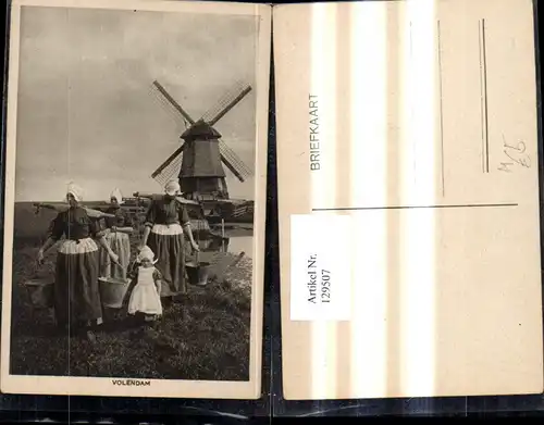 Foto Ak Volendam Windmühle Frauen i. Tracht Haube Tragjoch Tragstange