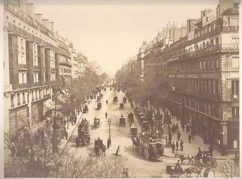 Paris - Perspective du Boulevard Montmatre.