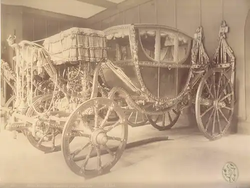 6 Orig.-Photographien. (Salzpapier).