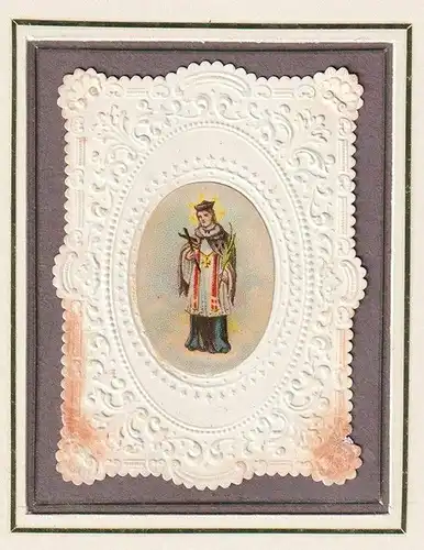 Chromolithographische Applikation auf reliefgeprägter Karte.