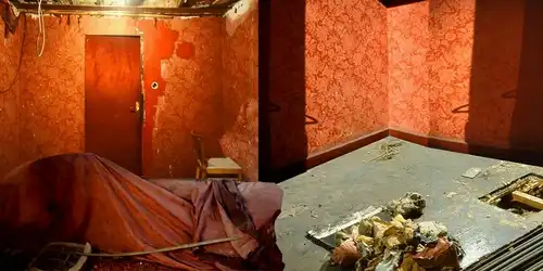 Leftovers. ALCALÁ, Pilar.