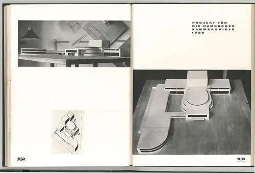 Bauten. Mit einer Einleitung von H. De Fries. SCHNEIDER, Karl.