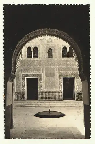 Eigenhänd. Ansichtskarte (Alhambra in Granada) mit Unterschrift. KELSEN, Hans, b