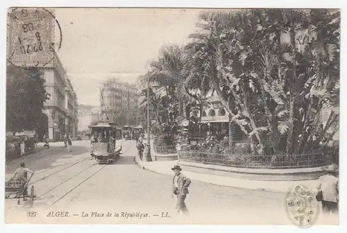Alger. La Place de la République.