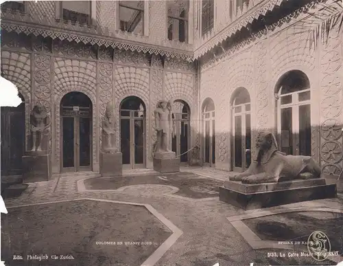 Le Caire Musée. Salle XXVI. Colosses en Granit Rose. Sphinx de Karnch.