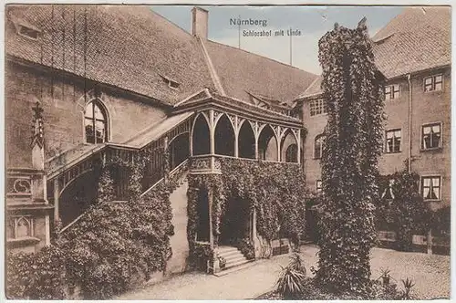 Nürnberg. Schlosshof mit Linde. 1900