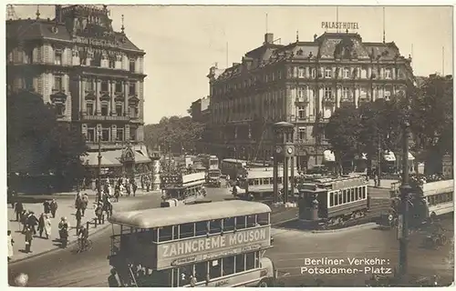 Berliner Verkehr: Potsdamer-Platz.