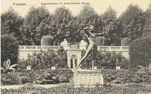 Potsdam. Bogenschütze im sicilianischen Garten.