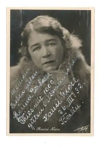 Portrait-Photokarte mit eigenhändiger  Widmung. NIESE, Johanna (1875-1934)