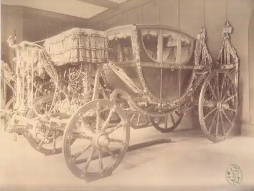 6 Orig.-Photographien. (Salzpapier).