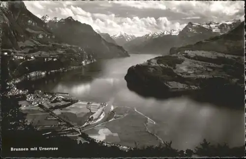 Brunnen SZ Urnersee * / Brunnen /Bz. Schwyz