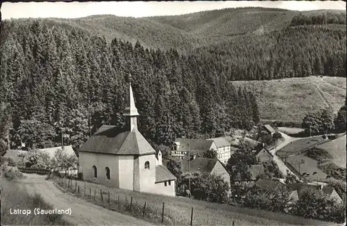 Latrop Sauerland Kirche x