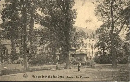 Melle Maison de Melle les-Gand Jardin la Pelouse *