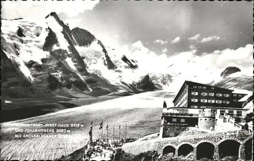 Grossglockner Kaiser Franz Josef Haus  / Heiligenblut /Oberkaernten