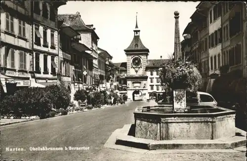 Murten Morat Murten Hotel Krone Obeliskbrunnen x / Murten /Bz. See/Lac