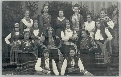 Ruhmannsfelden Ruhmannsfelden [Photograph C. Terhorst] Frauen ungelaufen ca. 1910 / Ruhmannsfelden /Regen LKR