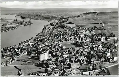 Nierstein Rhein Nierstein Fliegeraufnahme * / Nierstein /Mainz-Bingen LKR