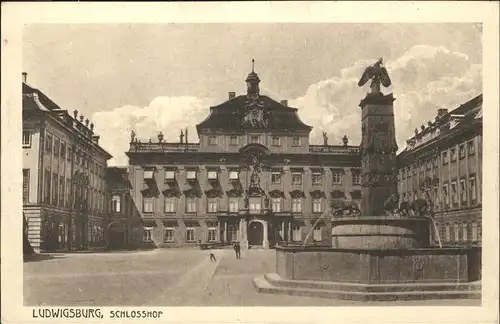 Ludwigsburg Schlosshof Brunnen / Ludwigsburg /Ludwigsburg LKR