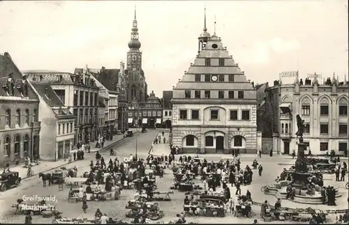 Greifswald Mecklenburg Vorpommern Marktplatz Kutsche  / Greifswald /Greifswald Stadtkreis