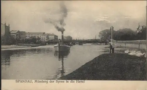 Spandau Muendung der Spree Schiff Bruecke / Berlin /Berlin Stadtkreis