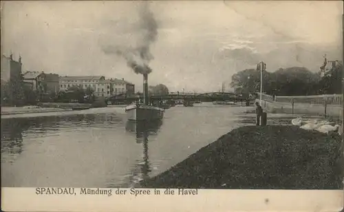 Spandau Muendung Spree Schiff Bruecke Schwan / Berlin /Berlin Stadtkreis