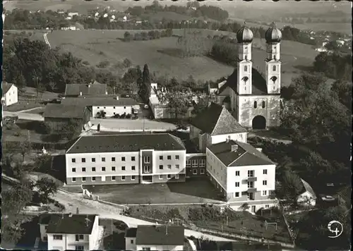 Pfarrkirchen Fliegeraufnahme Gartlberg Wallfahrtskirche Salvatorkolleg