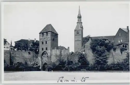 Tangermuende Wald Rossforte Kirche *