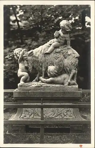 Schwetzingen Der junge Bacchus
Sandsteingruppe
 / Schwetzingen /Heidelberg Stadtkreis