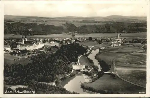 Vilshofen Donau Vilshofen Fliegeraufnahme Benediktiner Abtei Schweiklberg x / Vilshofen an der Donau /Passau LKR