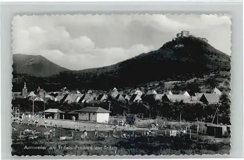 Annweiler Trifels Annweiler Schwimmbad * / Annweiler am Trifels /Suedliche Weinstrasse LKR