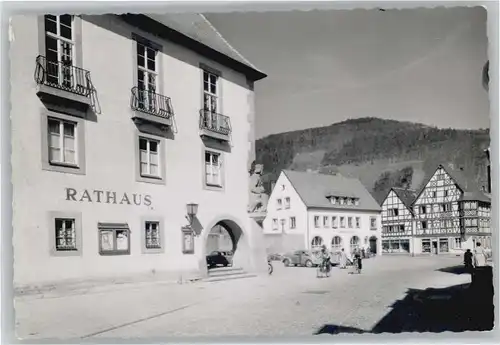 Annweiler Trifels Annweiler Rathaus * / Annweiler am Trifels /Suedliche Weinstrasse LKR