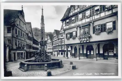 Bad Urach Marktbrunnen Fachwerkhaeuser *