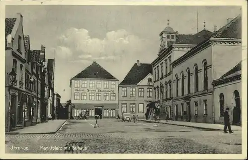 Itzehoe Marktplatz Rathaus x