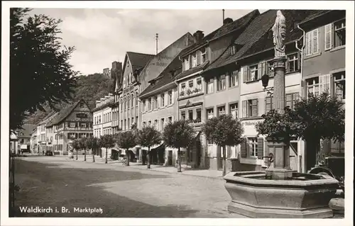 Waldkirch Breisgau Marktplatz Brunnen *