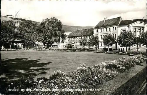 Neustadt Weinstrasse Bahnhofsplatz mit Stadttheater Kat. Neustadt an der Weinstr.