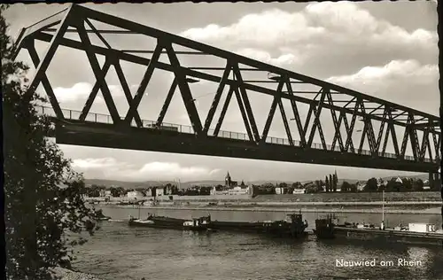 Neuwied Rhein Rheinbruecke Frachtschiffe Kat. Neuwied