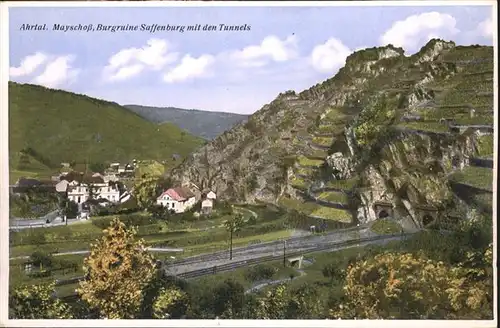 Mayschoss Burgruine Saffenburg Tunnel *